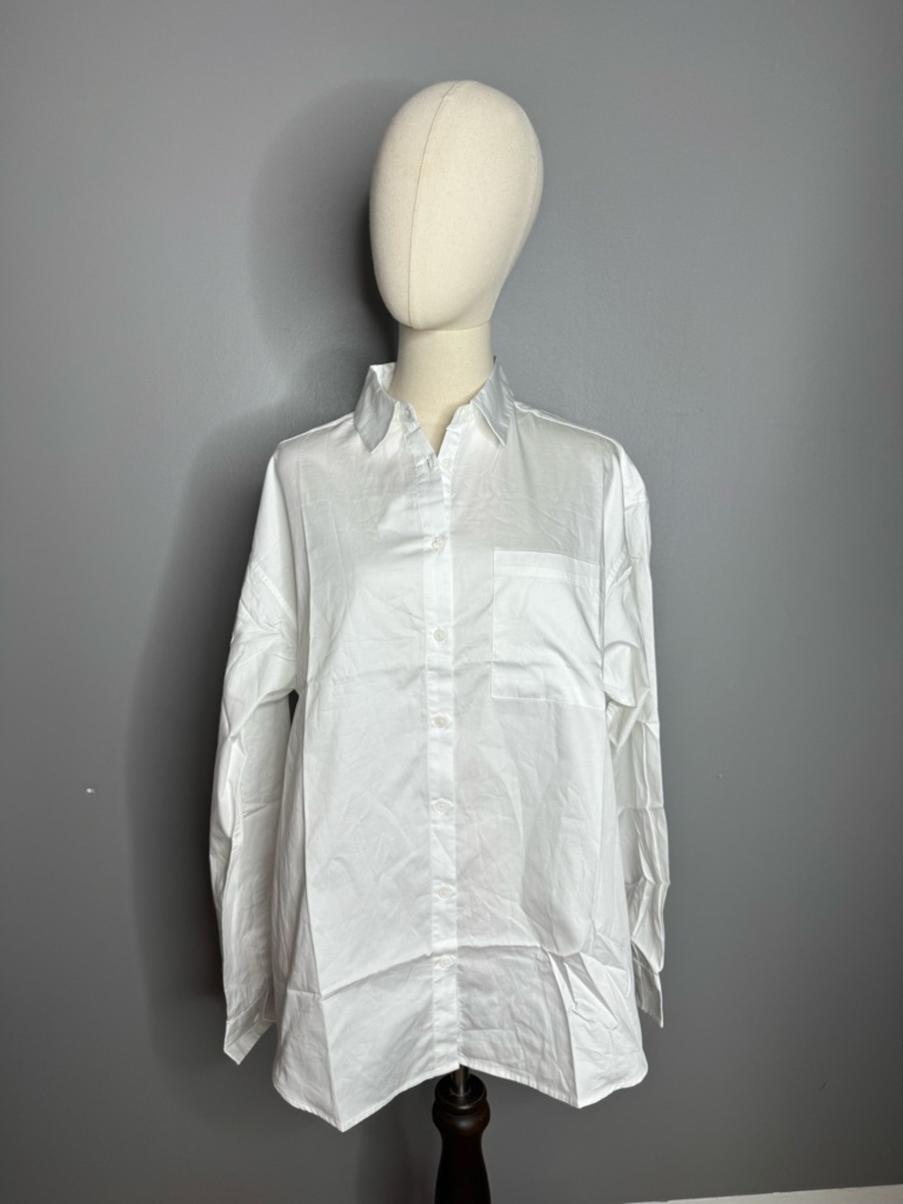 Joe’s White Cotton Boyfriend Button Down Shirt.